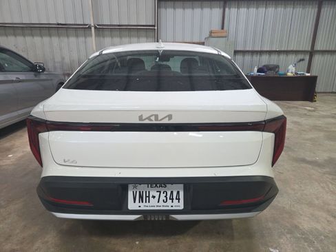 Used 2025 Kia K4 LXS image 10