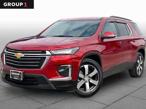 Used 2023 Chevrolet Traverse LT w/ LT Premium Package AWD/4WD image 1