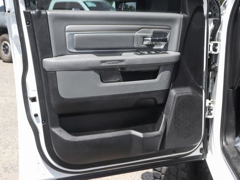 Used 2018 RAM 2500 SLT AWD/4WD image 15