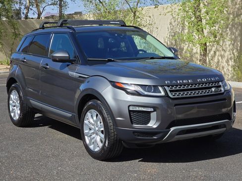 Used 2017 Land Rover Range Rover Evoque SE image 2