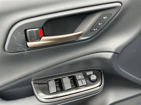 New 2026 Toyota Crown Signia image 23