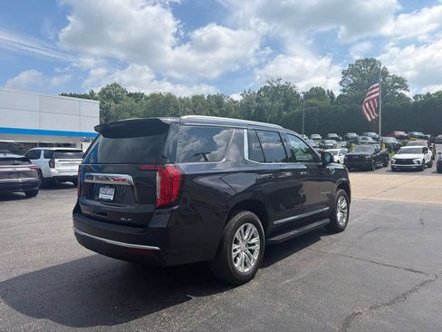 Used 2023 GMC Yukon SLT w/ SLT Luxury Package AWD/4WD image 3
