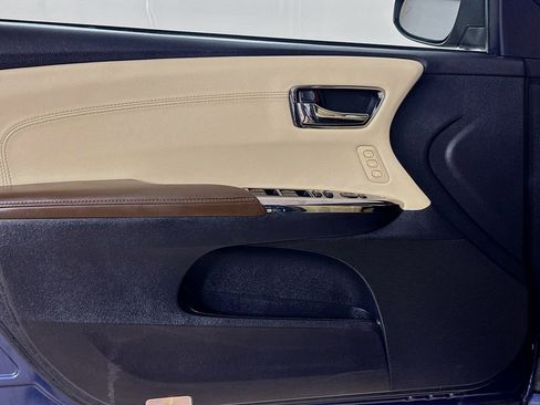 Used 2016 Toyota Avalon Touring FWD image 16
