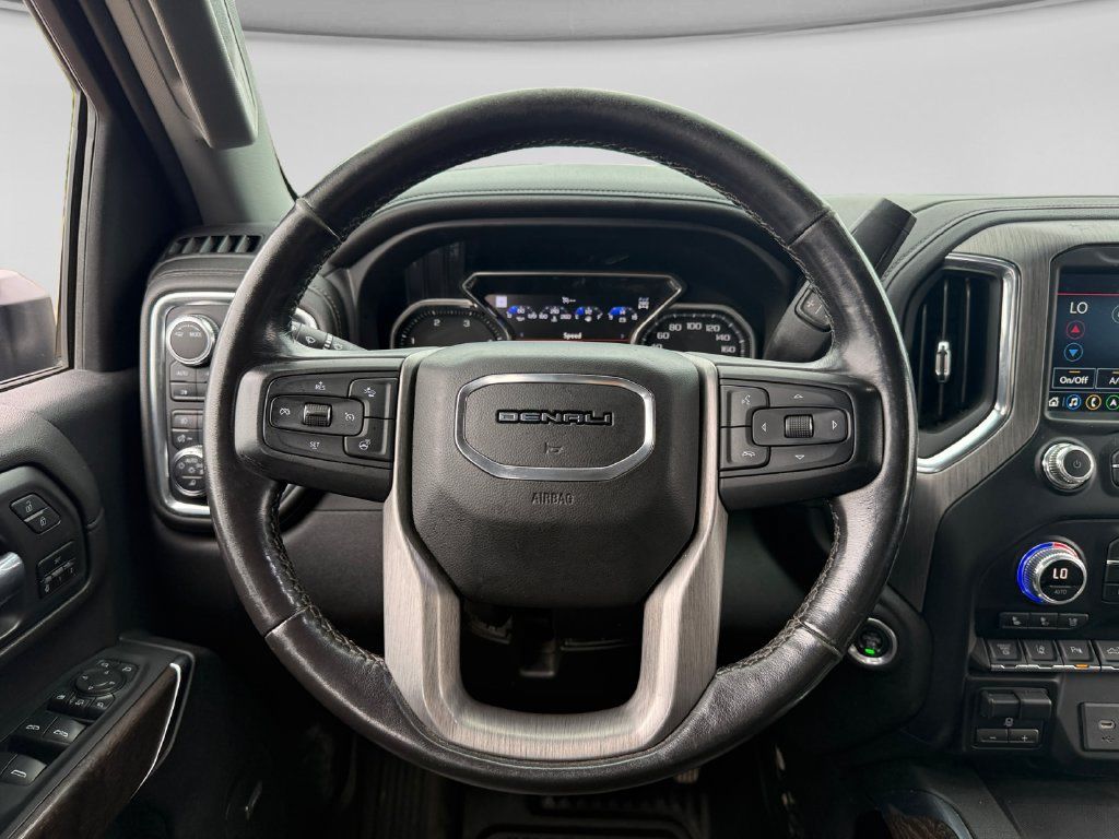 Used 2022 GMC Sierra 2500 Denali w/ Denali Black Diamond Edition AWD/4WD image 15
