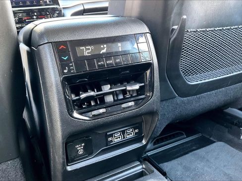 Used 2021 Jeep Grand Cherokee L Limited image 21