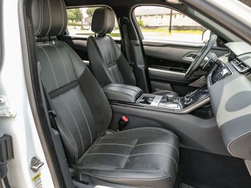 Used 2018 Land Rover Range Rover Velar R-Dynamic SE image 30