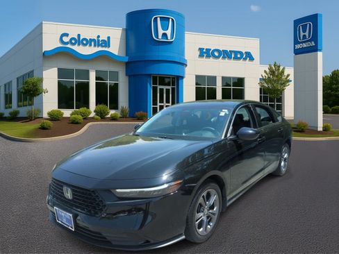 Used 2023 Honda Accord SE image 2