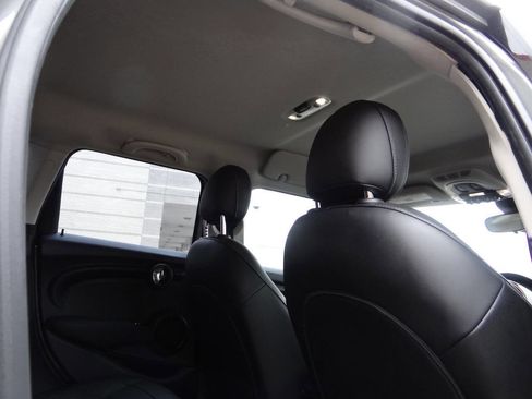 Used 2021 MINI Cooper 4-Door Hardtop image 16