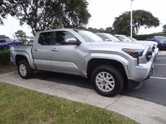 Used 2026 Toyota Tacoma SR5 AWD/4WD image 3