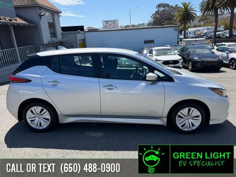 Used 2025 Nissan Leaf S FWD image 4