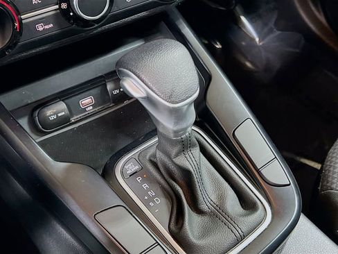 Certified 2022 Kia Soul LX image 16