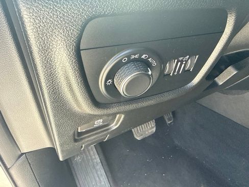 Used 2023 Jeep Grand Cherokee L Laredo AWD/4WD image 20