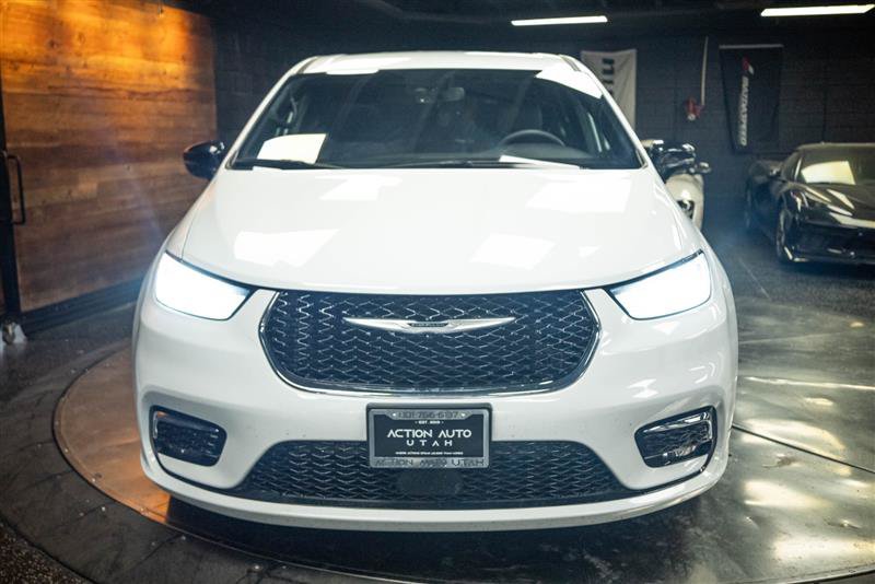Used 2025 Chrysler Pacifica Select FWD image 4