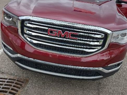 Used 2018 GMC Acadia SLT AWD/4WD image 1