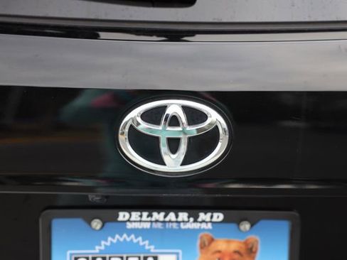 Used 2021 Toyota Highlander XLE image 50