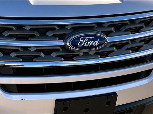 Used 2018 Ford Explorer Base image 27