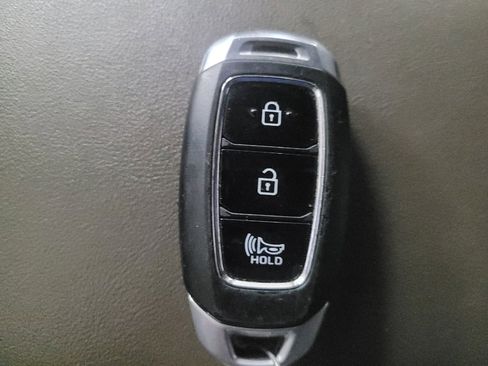 Used 2020 Hyundai Santa Fe SEL FWD image 32