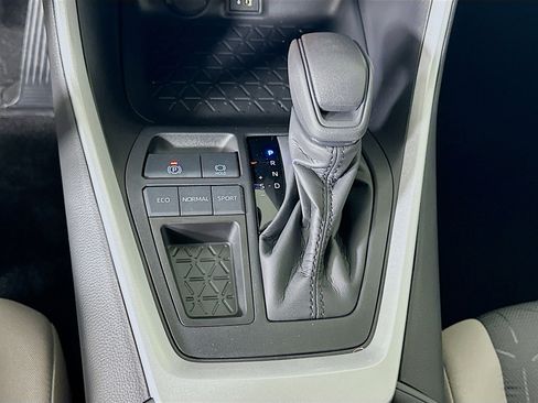 Used 2025 Toyota RAV4 XLE w/ Convenience Package image 24