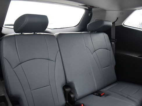 Used 2021 Buick Enclave Premium image 20