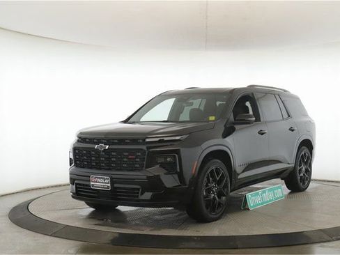 Used 2025 Chevrolet Traverse RS image 10