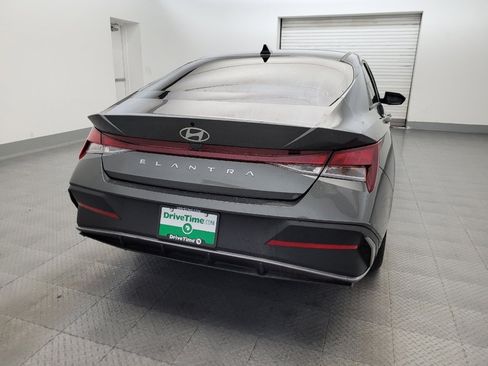 Used 2025 Hyundai Elantra SE FWD image 7