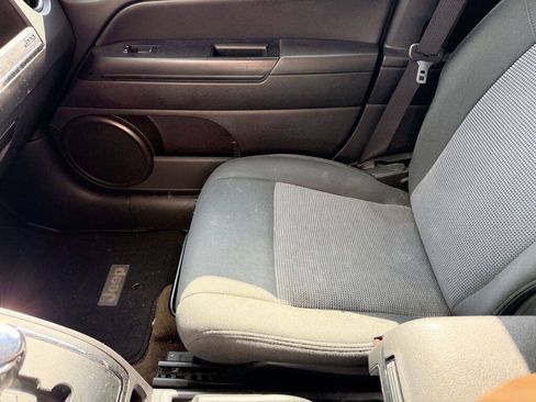 Used 2014 Jeep Patriot Latitude FWD image 12