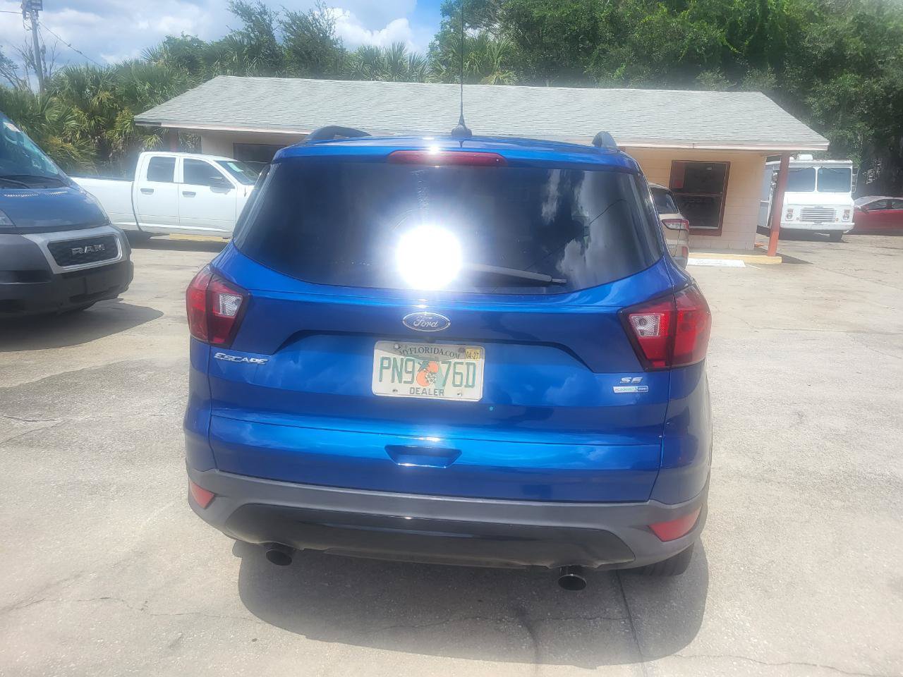 Used 2019 Ford Escape SE w/ SE Sport Appearance Package AWD/4WD image 14