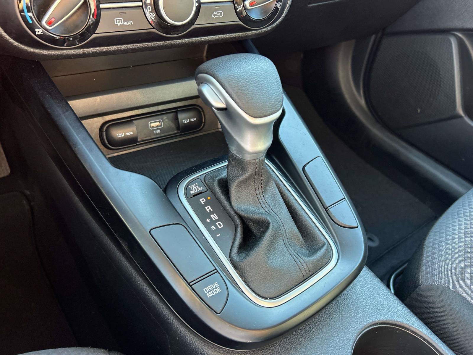 Used 2025 Kia Soul LX w/ LX Technology Package FWD image 31