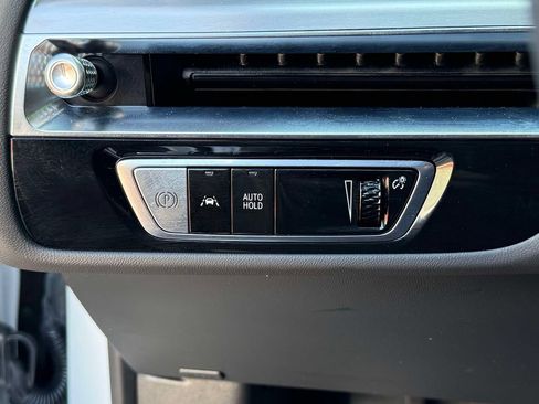Used 2025 Cadillac Lyriq Luxury AWD/4WD image 27