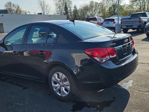 Used 2014 Chevrolet Cruze LS FWD image 5