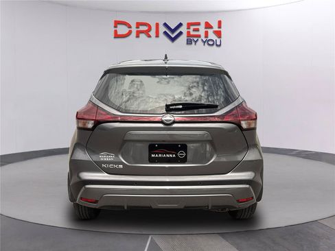 Used 2024 Nissan Kicks S FWD image 5
