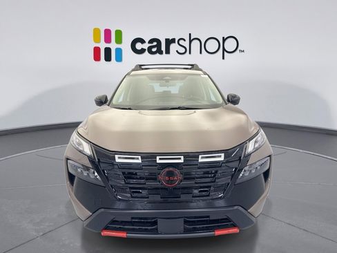 Used 2025 Nissan Rogue SV AWD/4WD image 8
