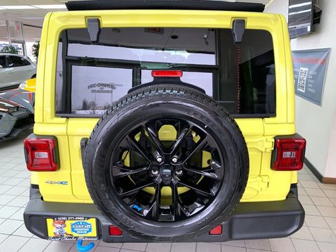 Used 2022 Jeep Wrangler Unlimited Sahara w/ Cold Weather Group image 6