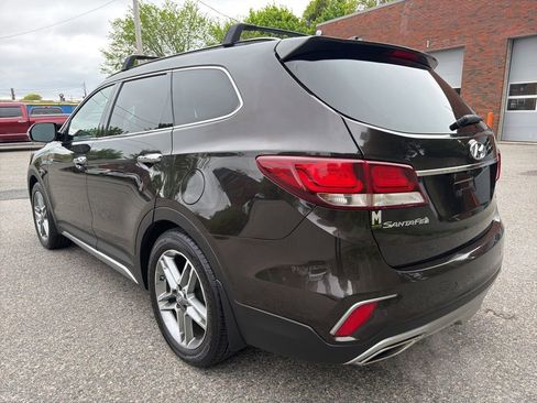 Used 2017 Hyundai Santa Fe Limited FWD image 2