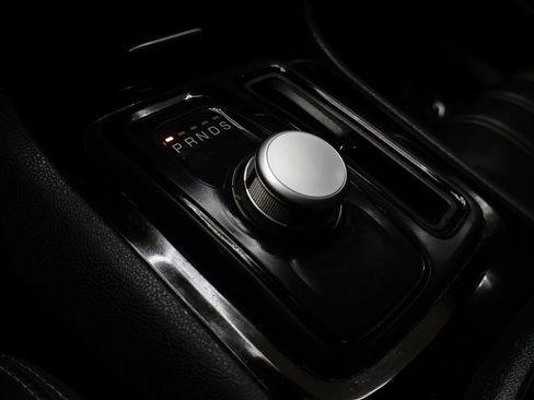 Used 2021 Chrysler 300 S image 23