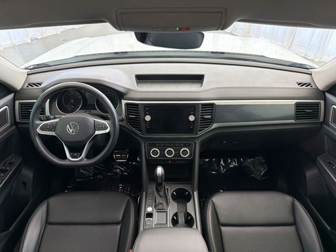 Used 2021 Volkswagen Atlas SE w/ Panoramic Sunroof Package FWD image 17