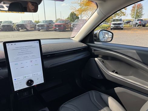 Certified 2022 Ford Mustang Mach-E Premium image 20