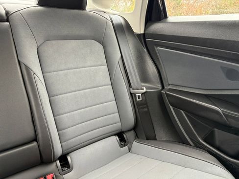 Used 2025 Volkswagen Jetta SE image 37