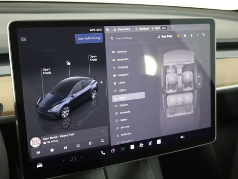 Used 2024 Tesla Model Y Long Range AWD/4WD image 31