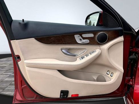 Used 2016 Mercedes-Benz C 350e Sedan image 13