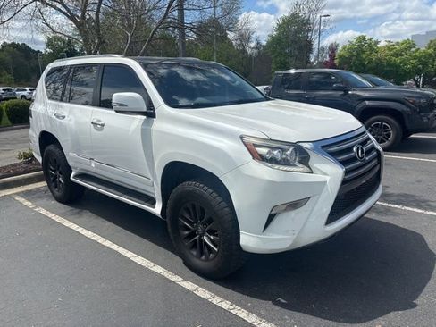 Used 2016 Lexus GX 460 w/ Navigation Package image 3