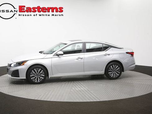 Used 2023 Nissan Altima 2.5 SV w/ SV Premium Package AWD/4WD image 58