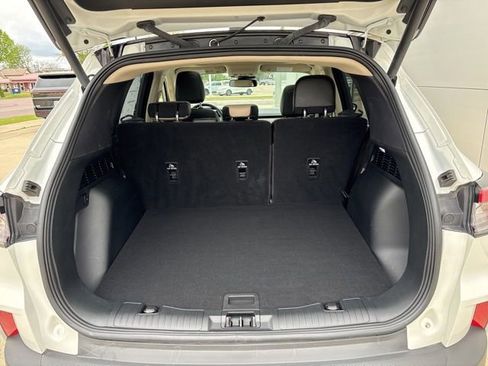 Certified 2020 Ford Escape Titanium AWD/4WD image 11