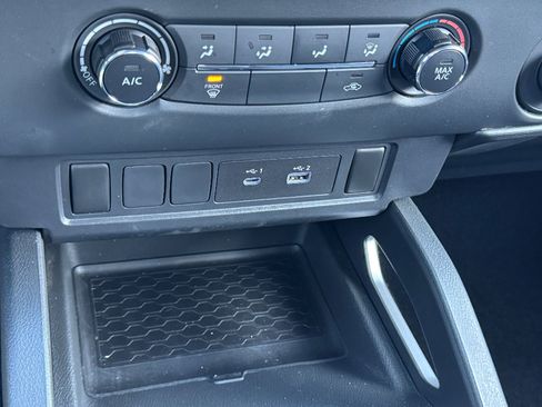 Used 2022 Nissan Frontier SV image 15