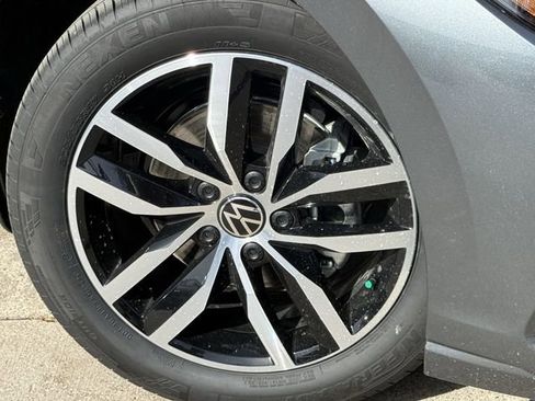 New 2026 Volkswagen Jetta SE FWD image 7