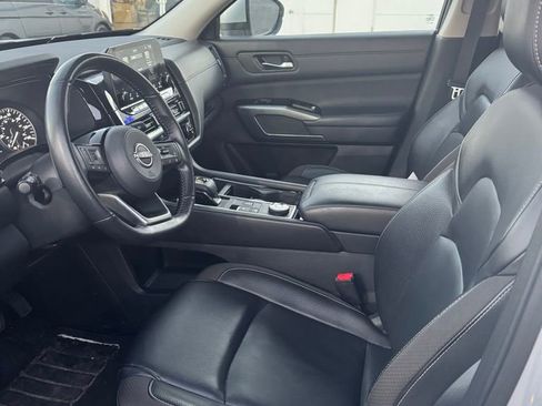 Used 2022 Nissan Pathfinder SL image 10