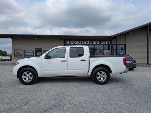 Used 2013 Nissan Frontier SV w/ SV Value Truck Pkg RWD image 11