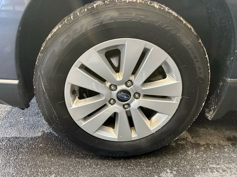 Used 2017 Subaru Outback 2.5i Premium image 39