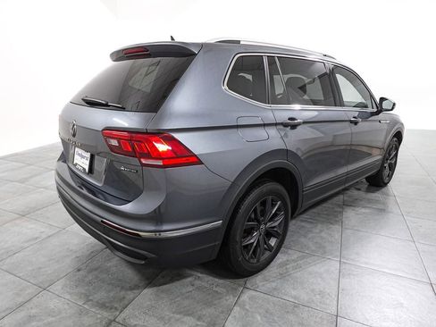 Used 2022 Volkswagen Tiguan SE w/ Panoramic Sunroof Package image 6