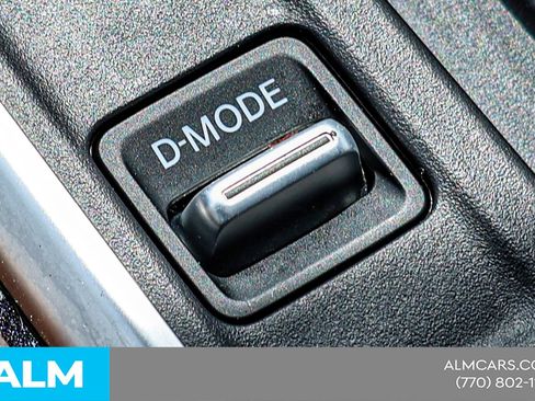 Used 2024 Nissan Pathfinder Platinum image 36